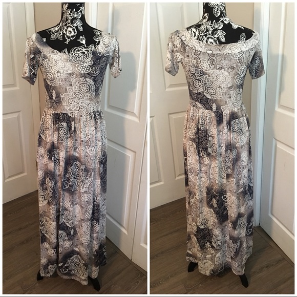 Gorgeous maxi dress with neutral colors & pockets - Picture 2 of 5
